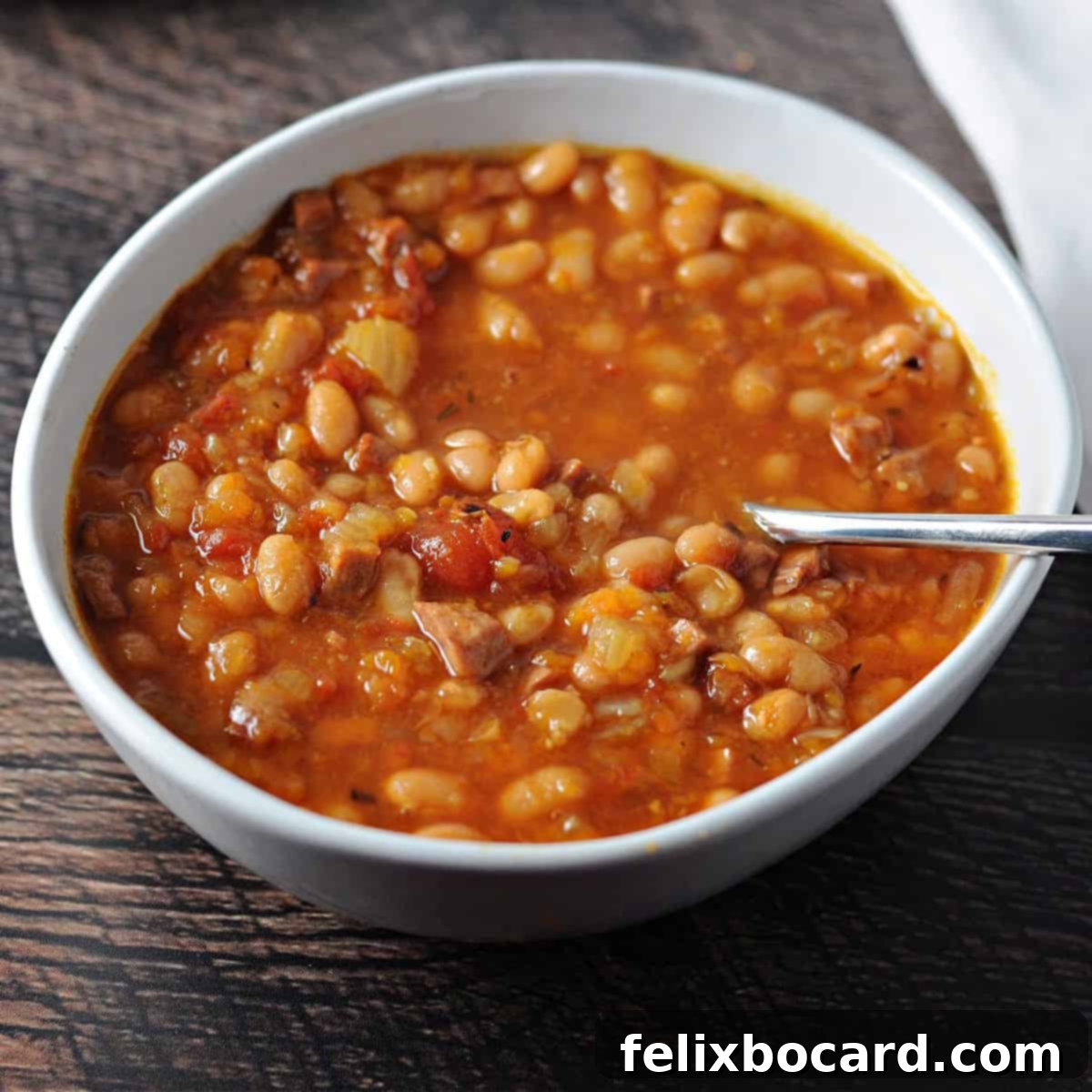 Hearty Instant Pot Ham and Navy Bean Soup 1 featured 13116