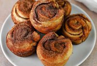 Flaky Cinnamon Swirl Cruffins