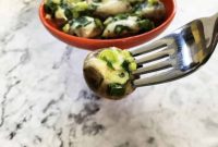 Creamy Brie Stuffed Mushrooms