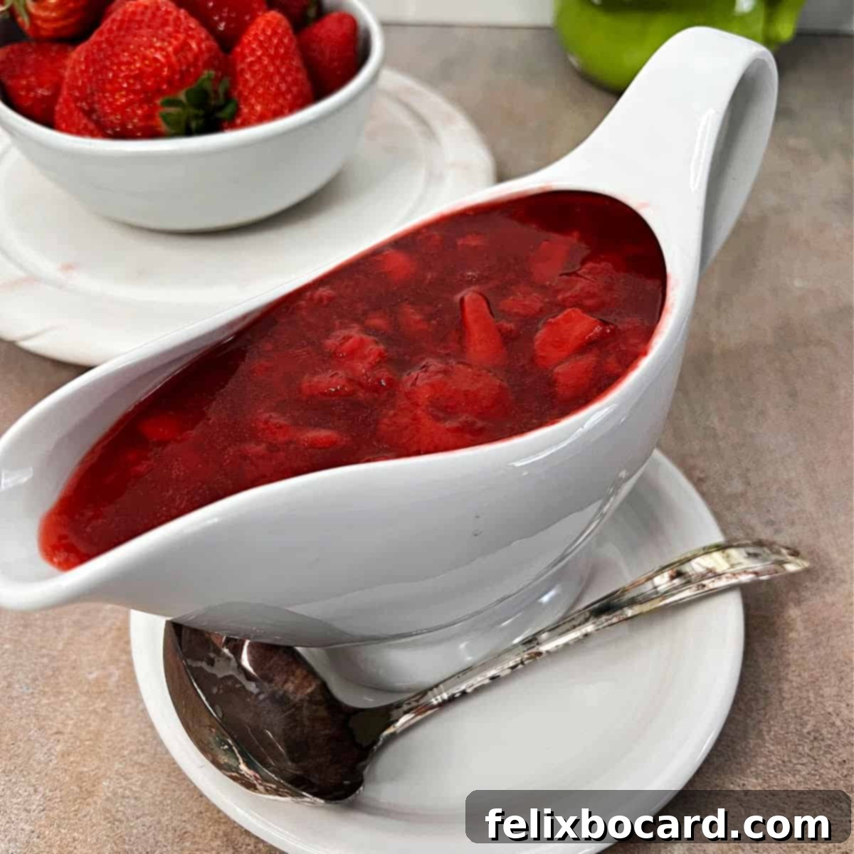 Simple Frozen Berry Sauce 1 featured 7049