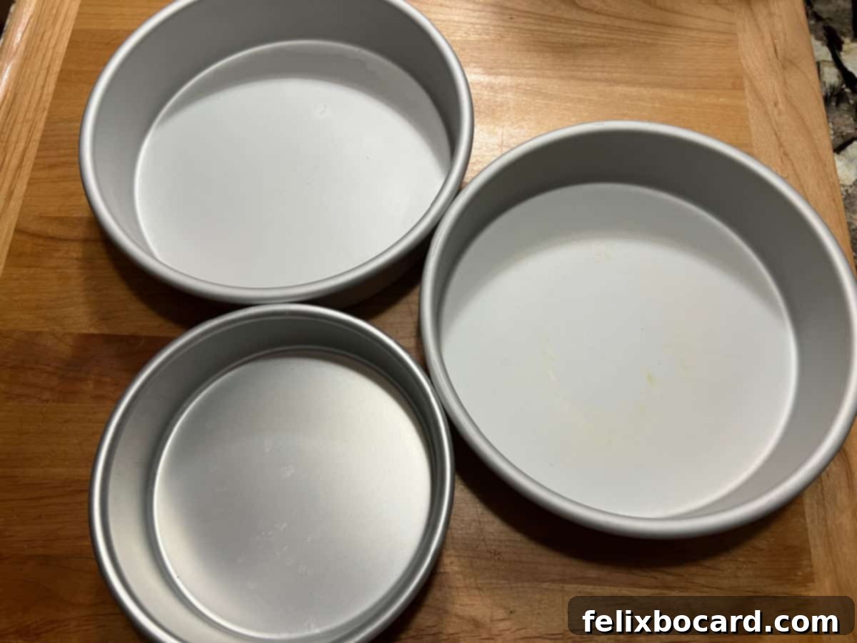 Fat Daddio round cake pans.