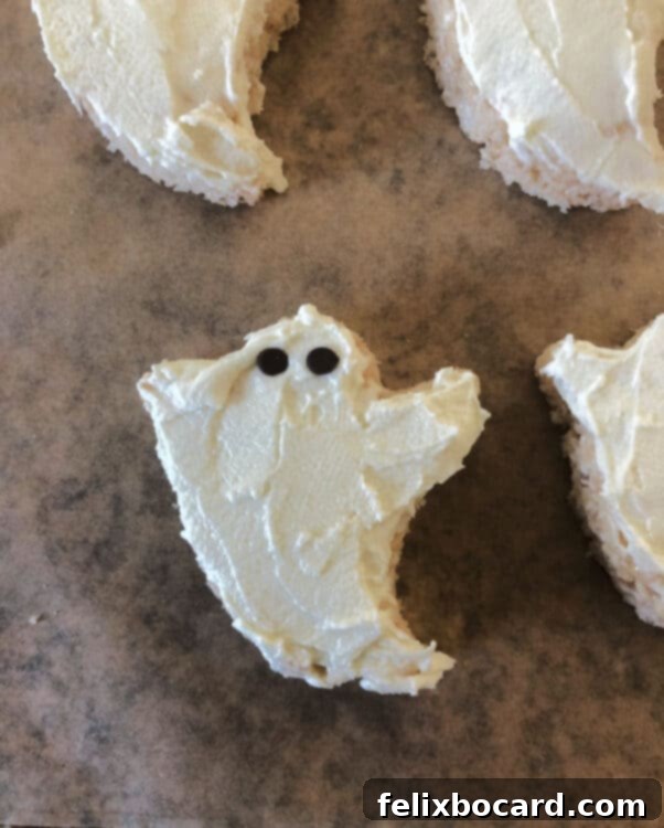 Spooky Ghost Rice Krispie Treats 2 one rice krispie treat ghost