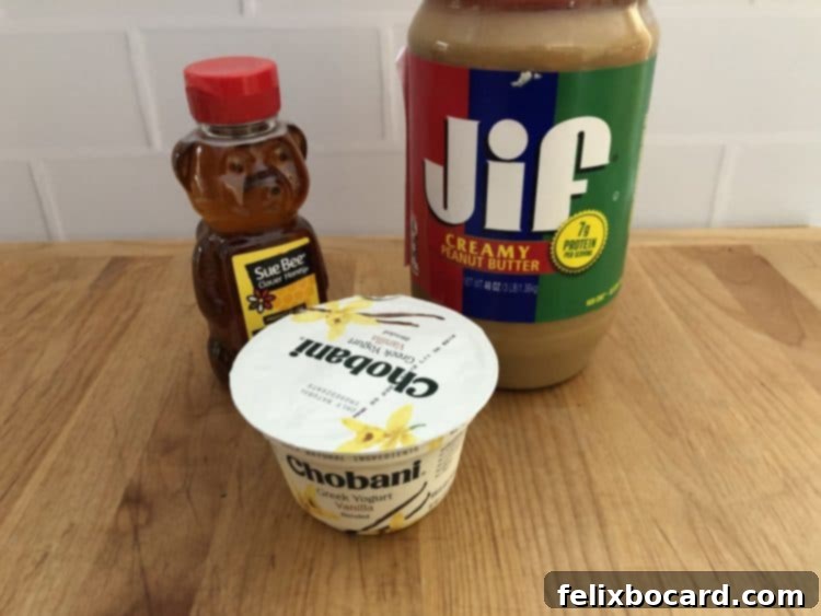 Ingredients: honey, Greek yogurt with peanut butter