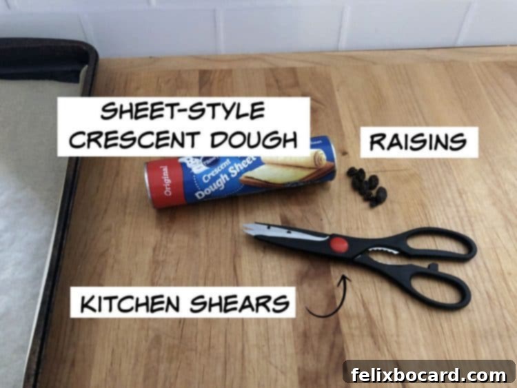 Hoppy Easter Bunny Dinner Buns 2 crescent dough and raisins