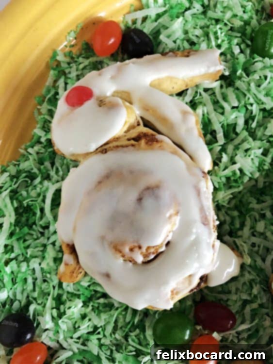 Bunny cinnamon roll with a pink eye